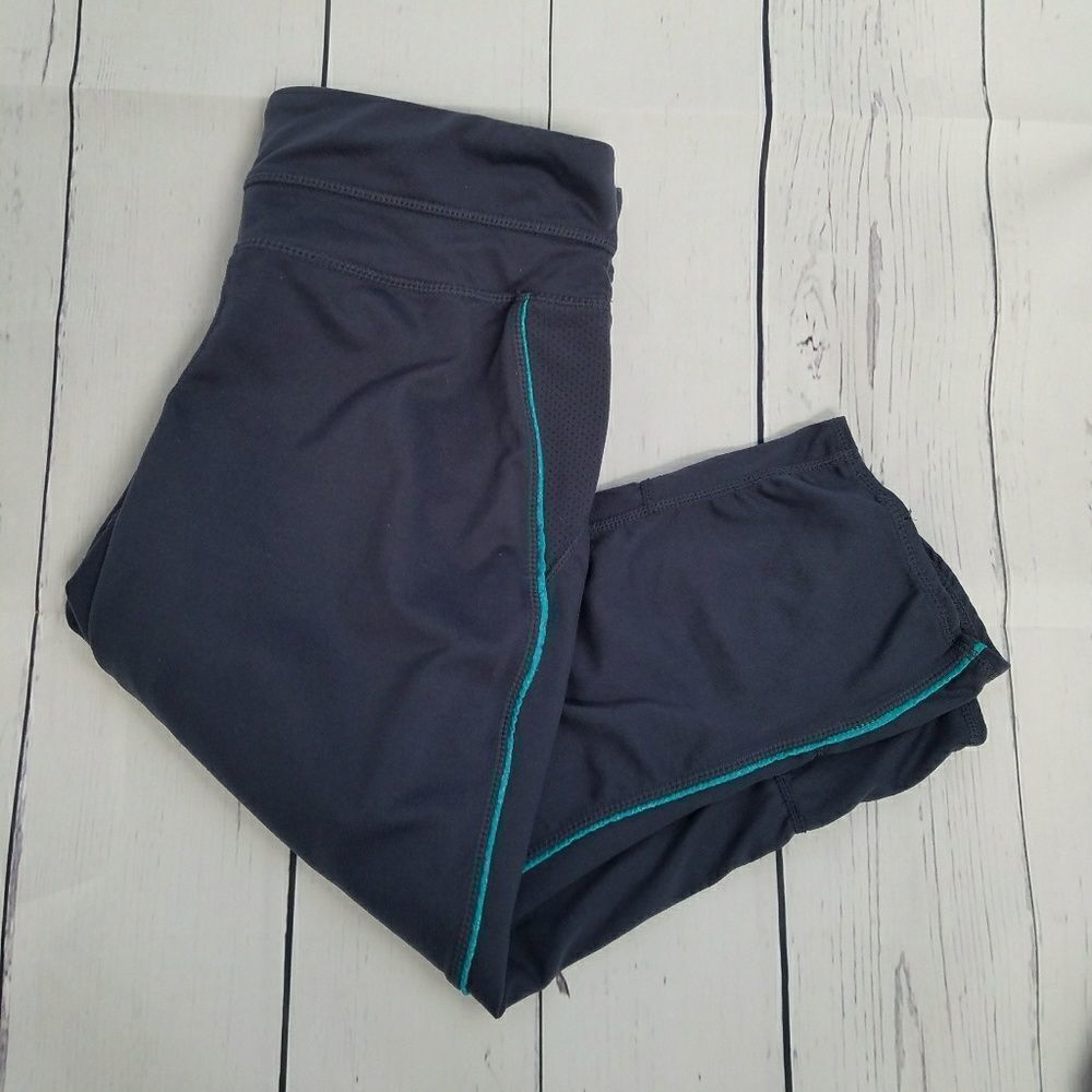 5/$25 Tangerine leggings S cropped grey - Picture 4 of 4